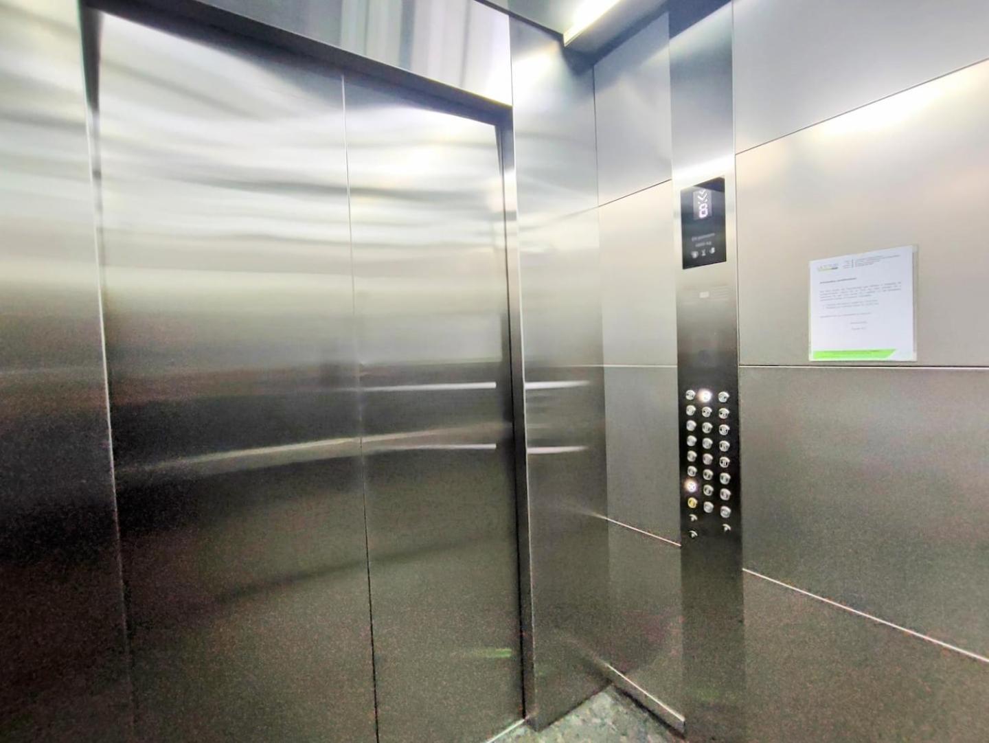 Apartment Luxurious High-rise Hs Wifi, Amazing Views *