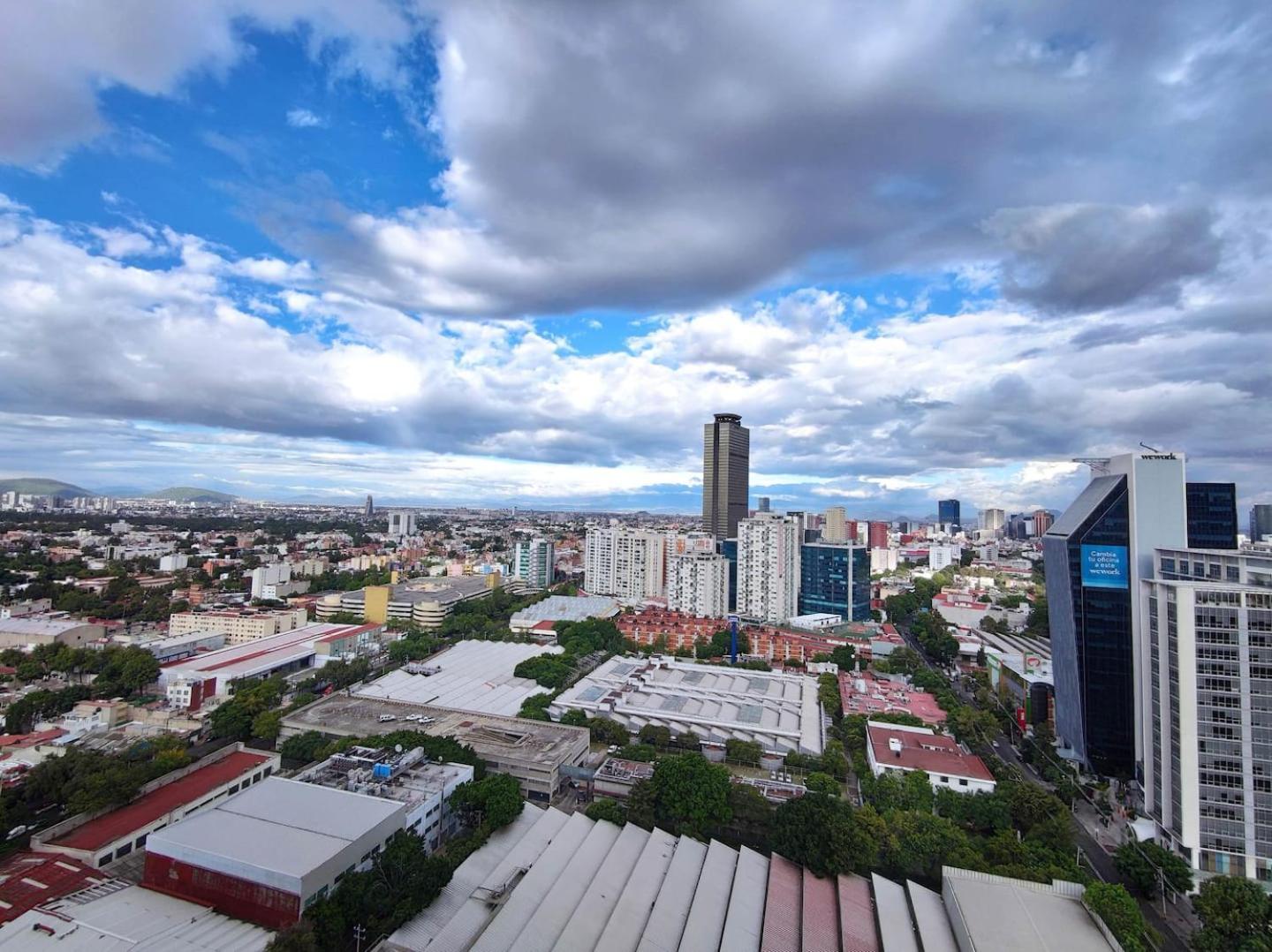 Two Beautiful 1 Bedroom Apts, 2 Floors Hs Wifi! Apartment *