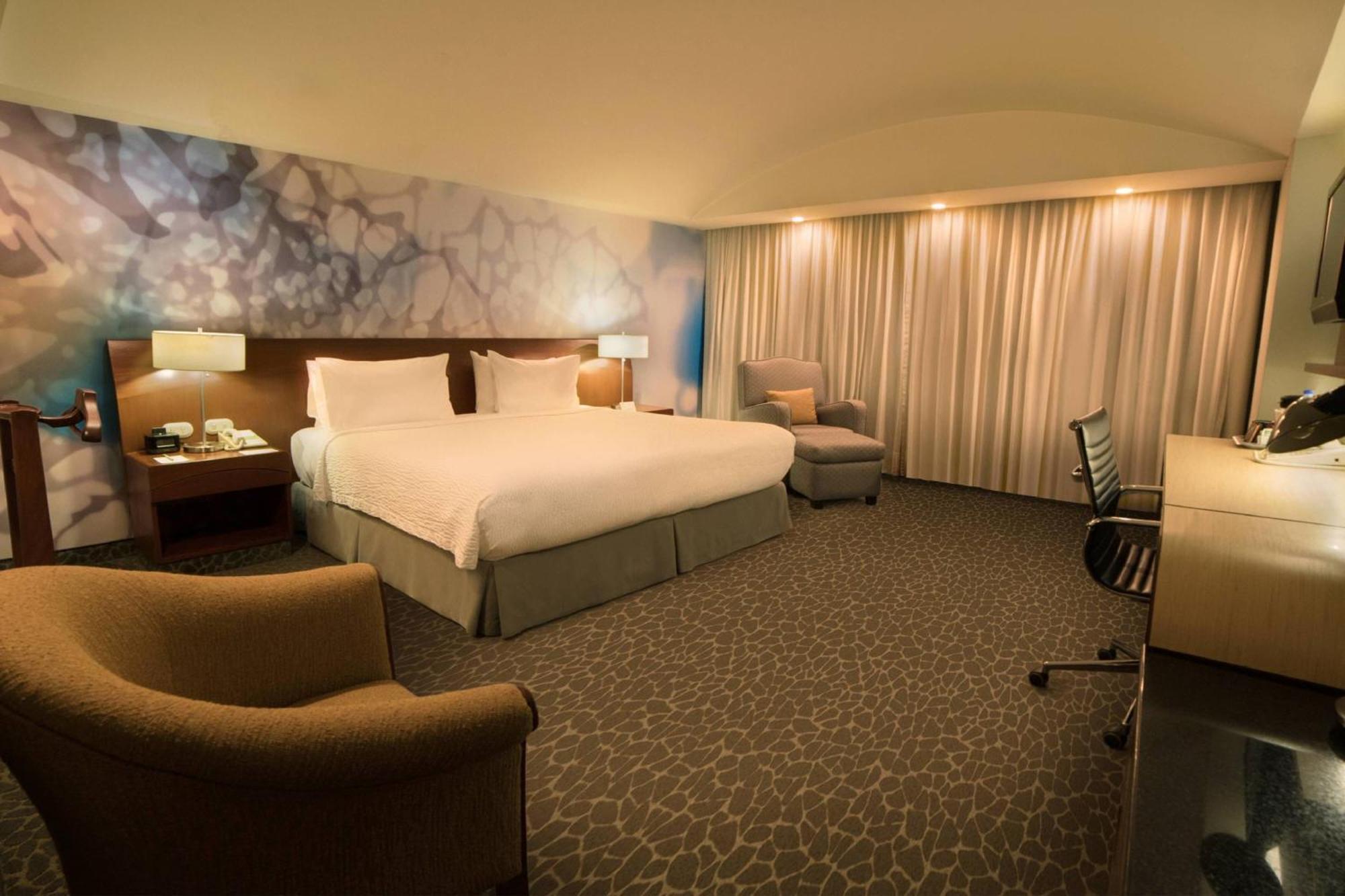 Courtyard By Marriott Mexico Revolucion Hotel