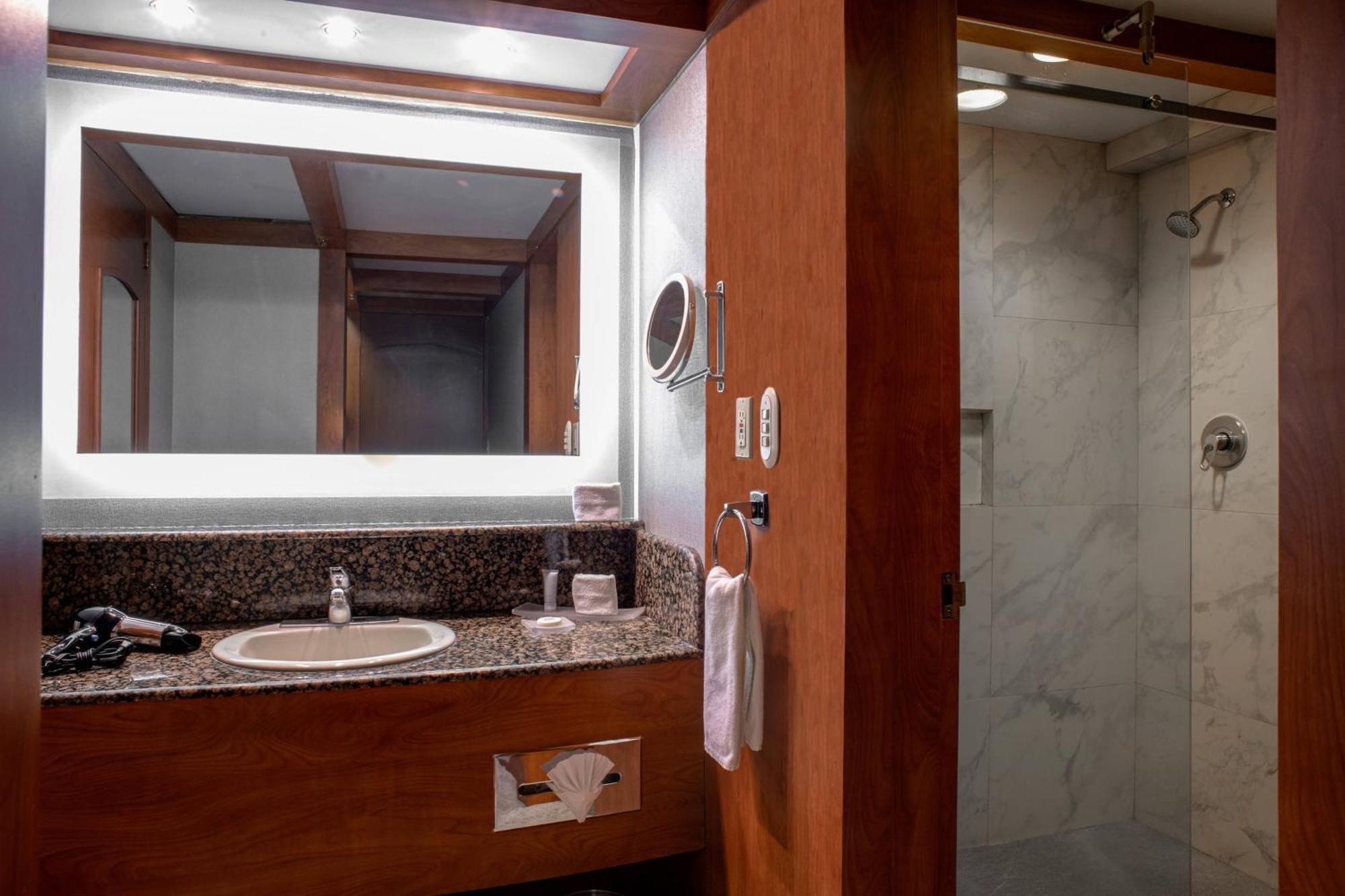 Hotel Courtyard By Marriott Mexico Revolucion 4*
