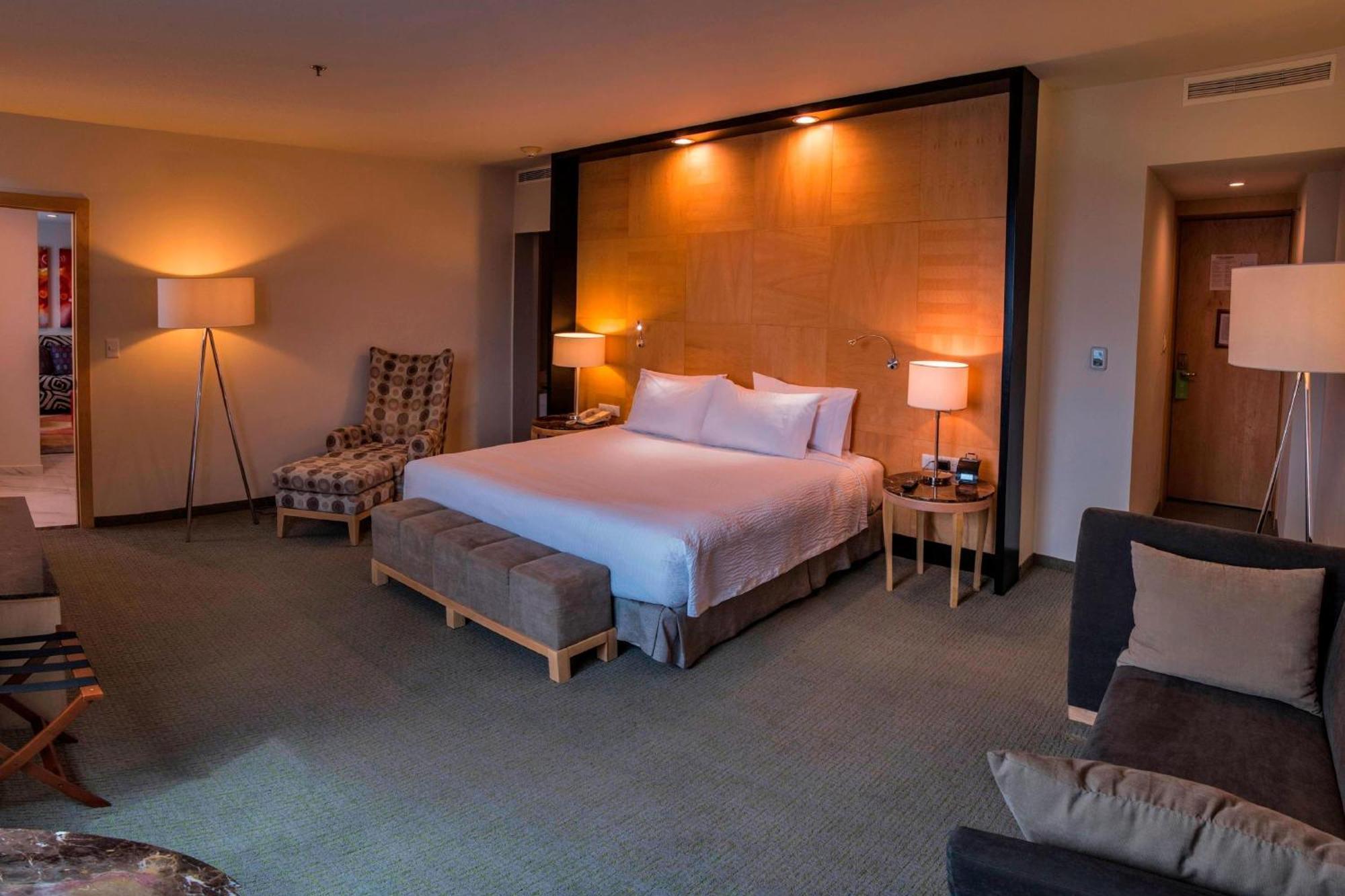 Courtyard By Marriott Mexico Revolucion Hotel