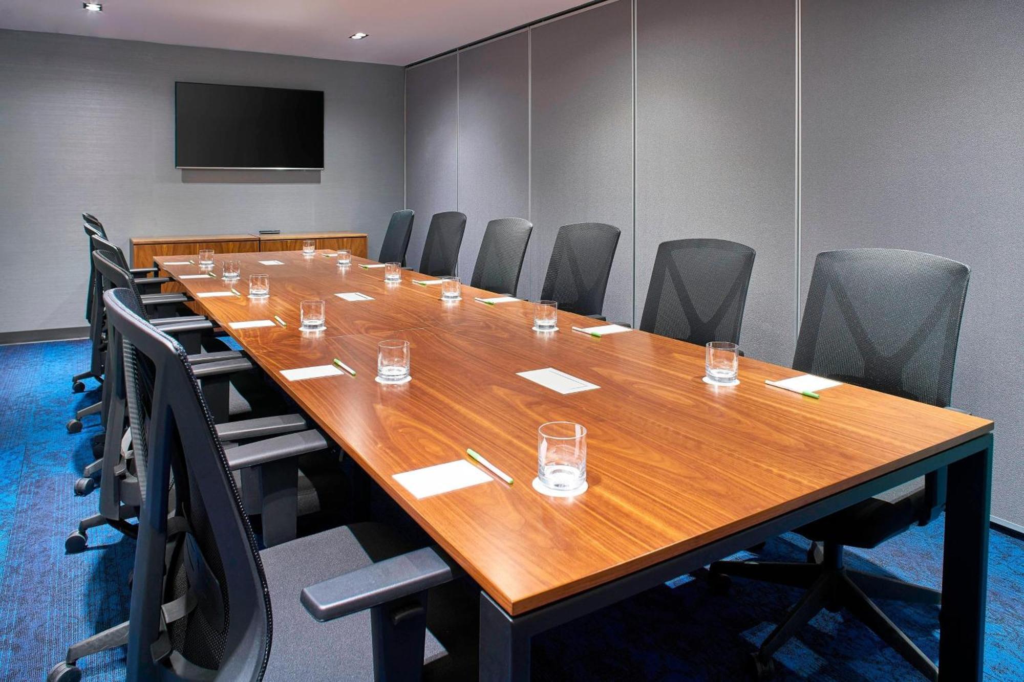 Courtyard By Marriott Toreo 4*