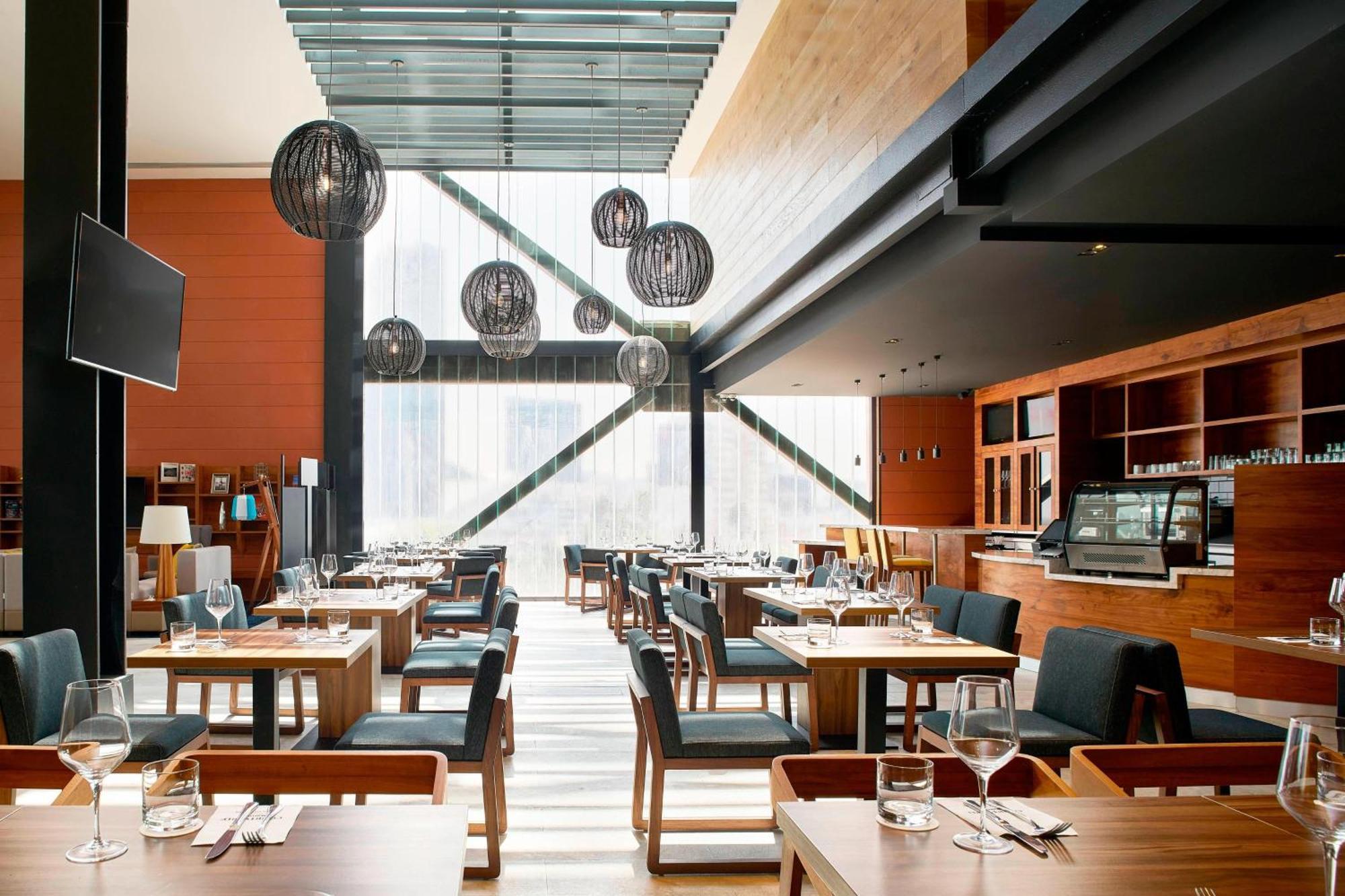 Courtyard By Marriott Toreo Mexico City