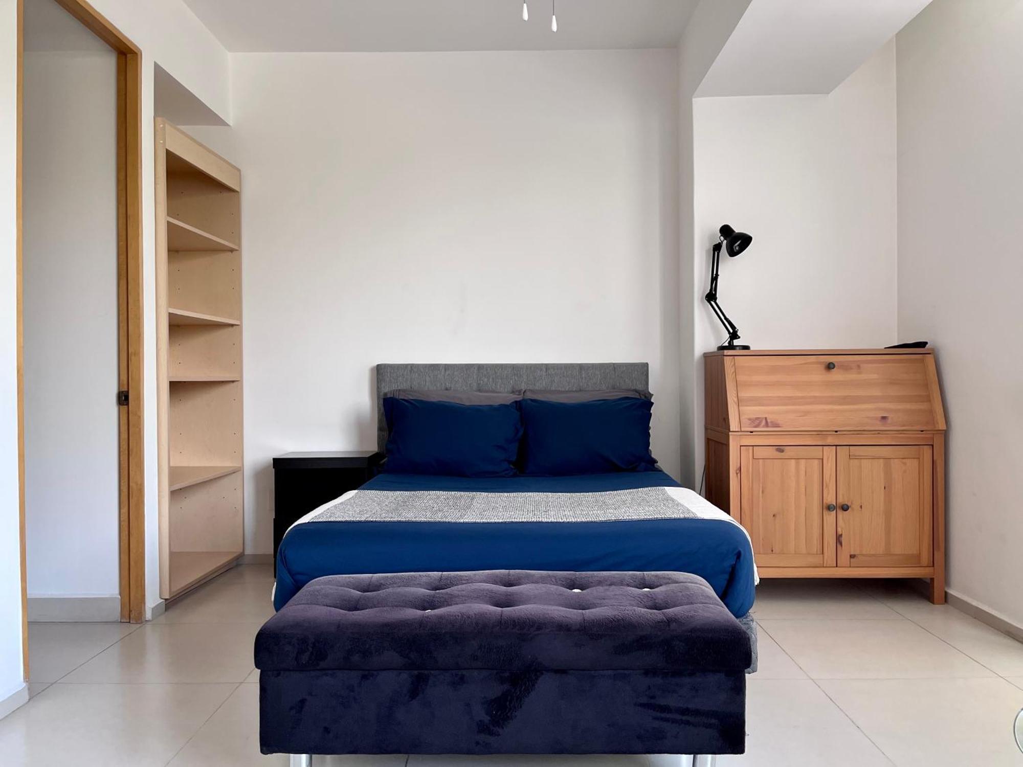 B204 - 1br - 1bth Apartment *
