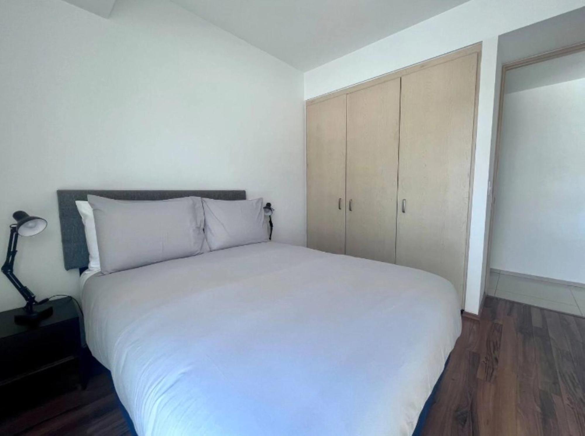 D402 - 2br - 2bth Mexico City
