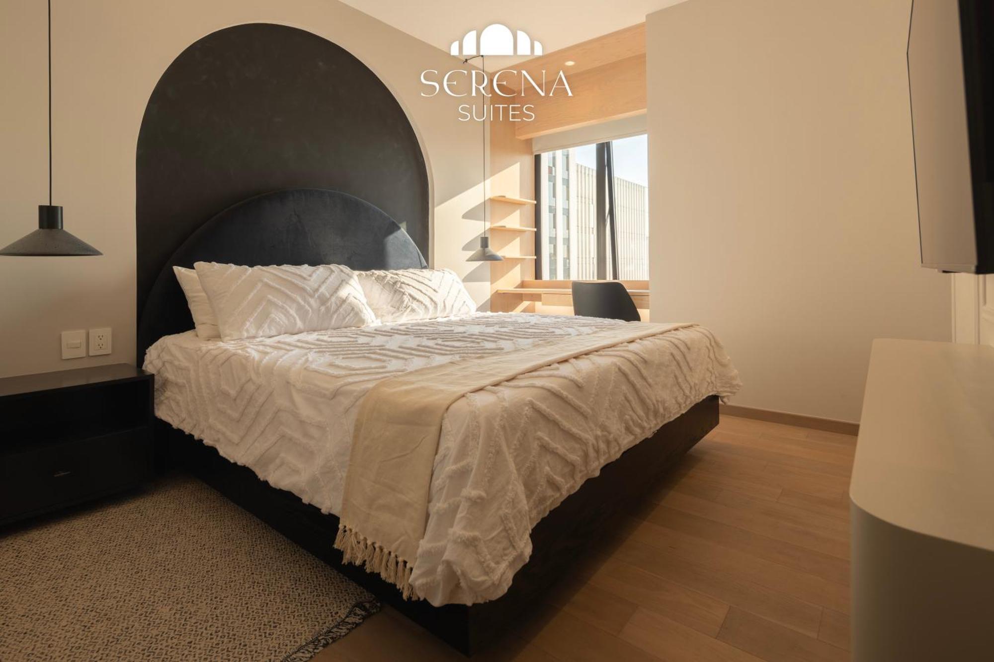 Elegant With Air Conditioning, Pool, Sauna, & Fitness Center In Polanco