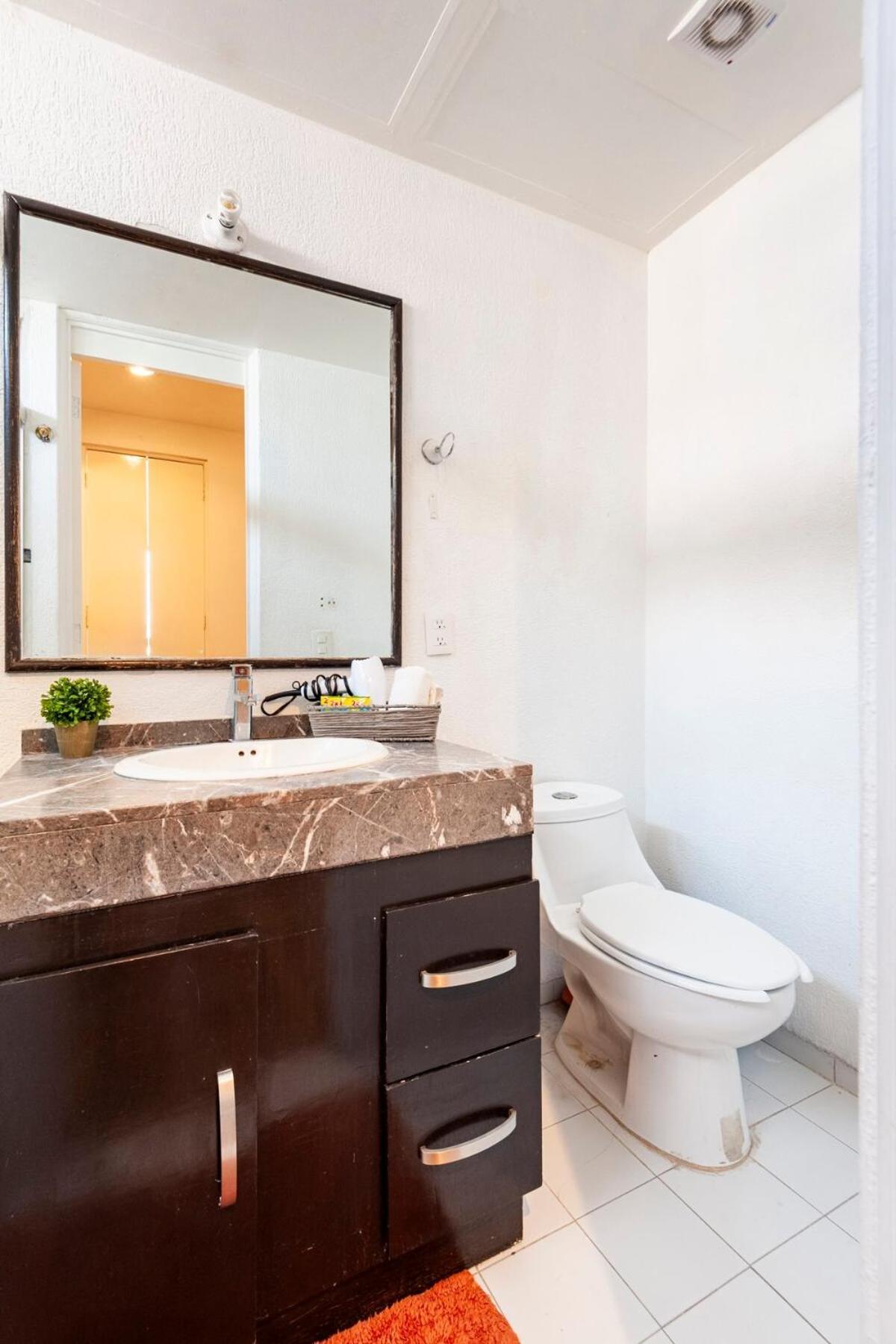 Spacious Located Very Close To Wtc Apartment