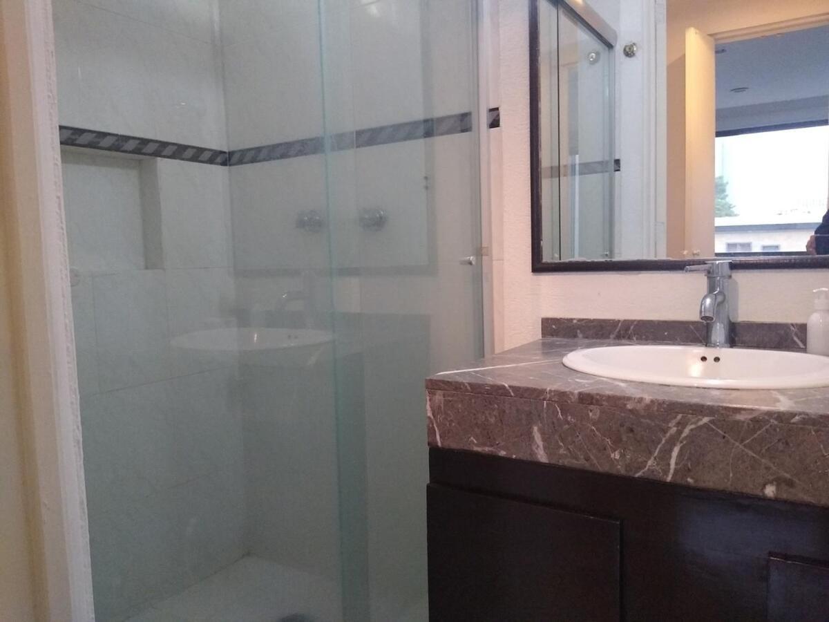 Spacious Located Very Close To Wtc Apartment *