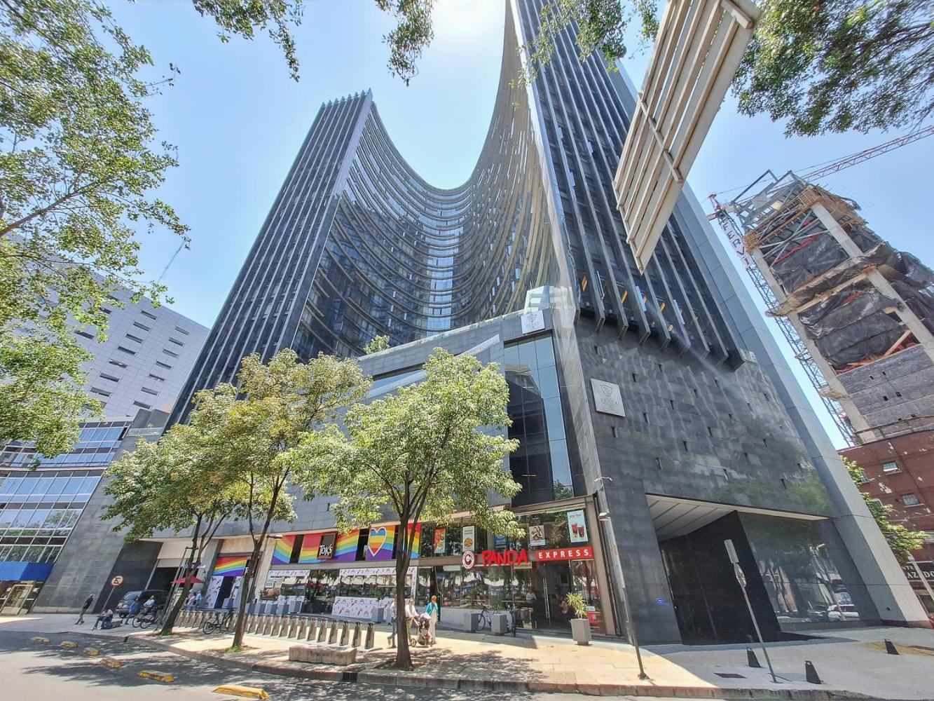 Beautiful In Plaza Reforma *