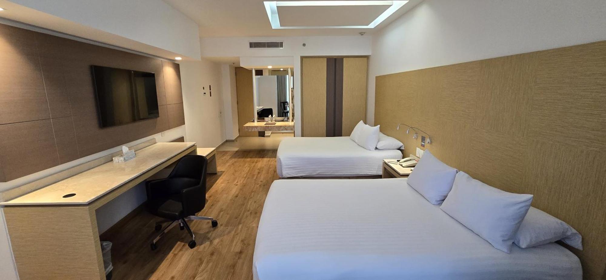 Ramada By Wyndham Santa Fe 4*
