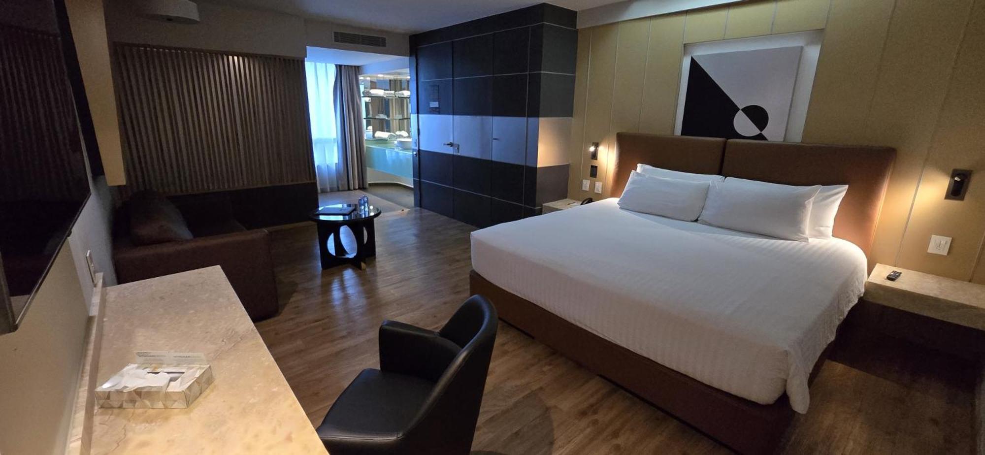 Ramada By Wyndham Santa Fe Mexico City