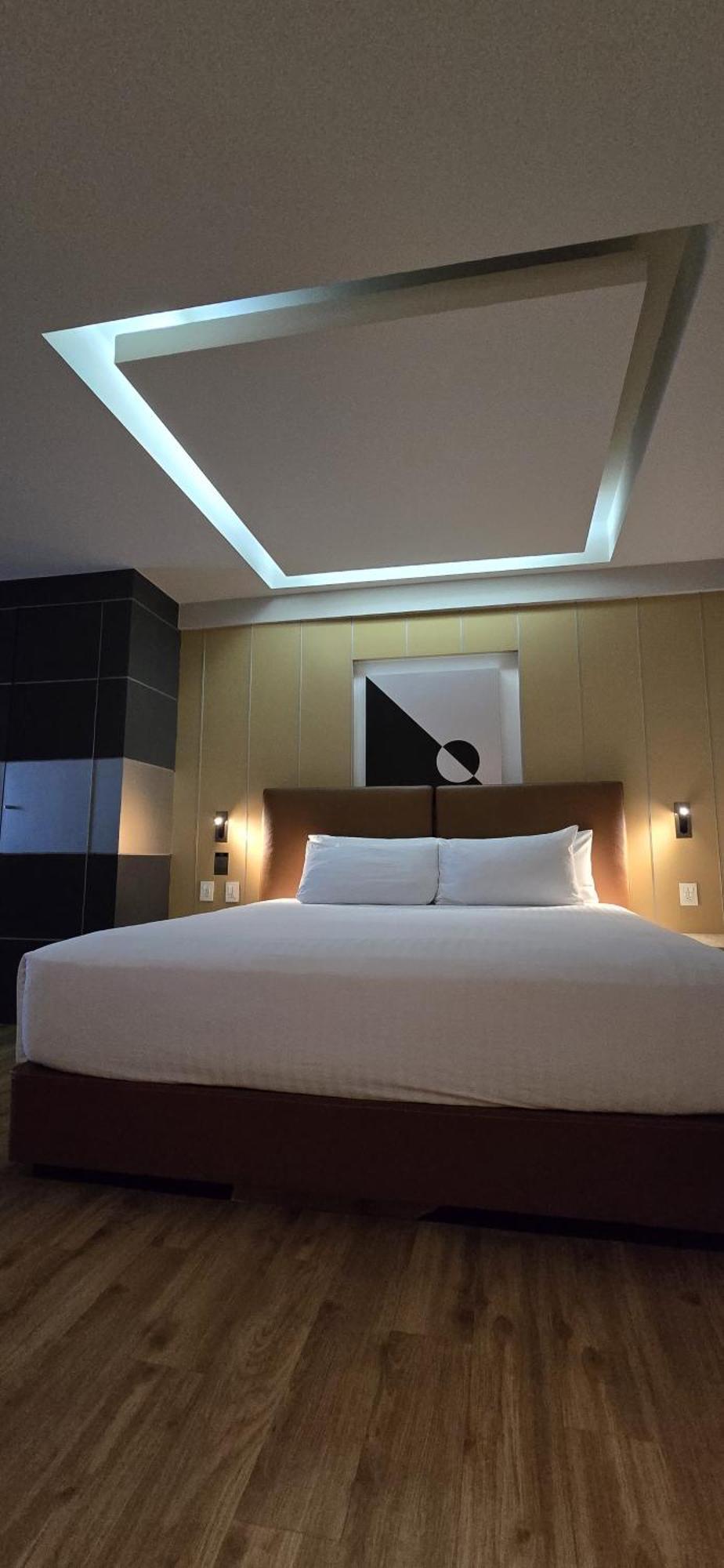 Hotel Ramada By Wyndham Santa Fe Mexico City