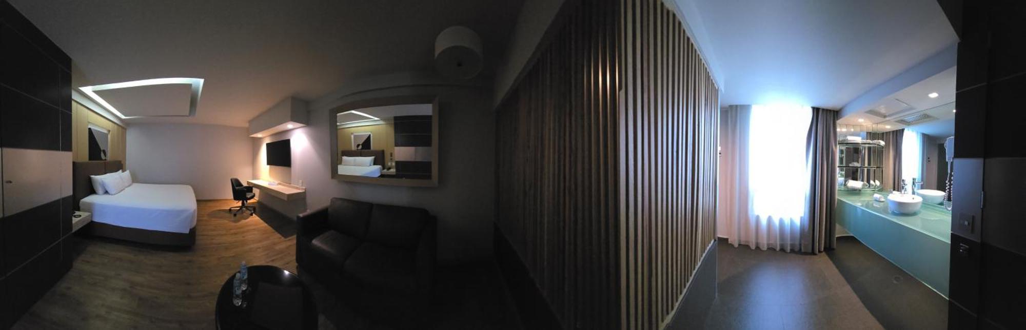 Hotel Ramada By Wyndham Santa Fe Mexico City
