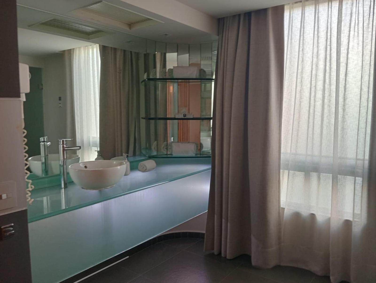 Ramada By Wyndham Santa Fe 4*