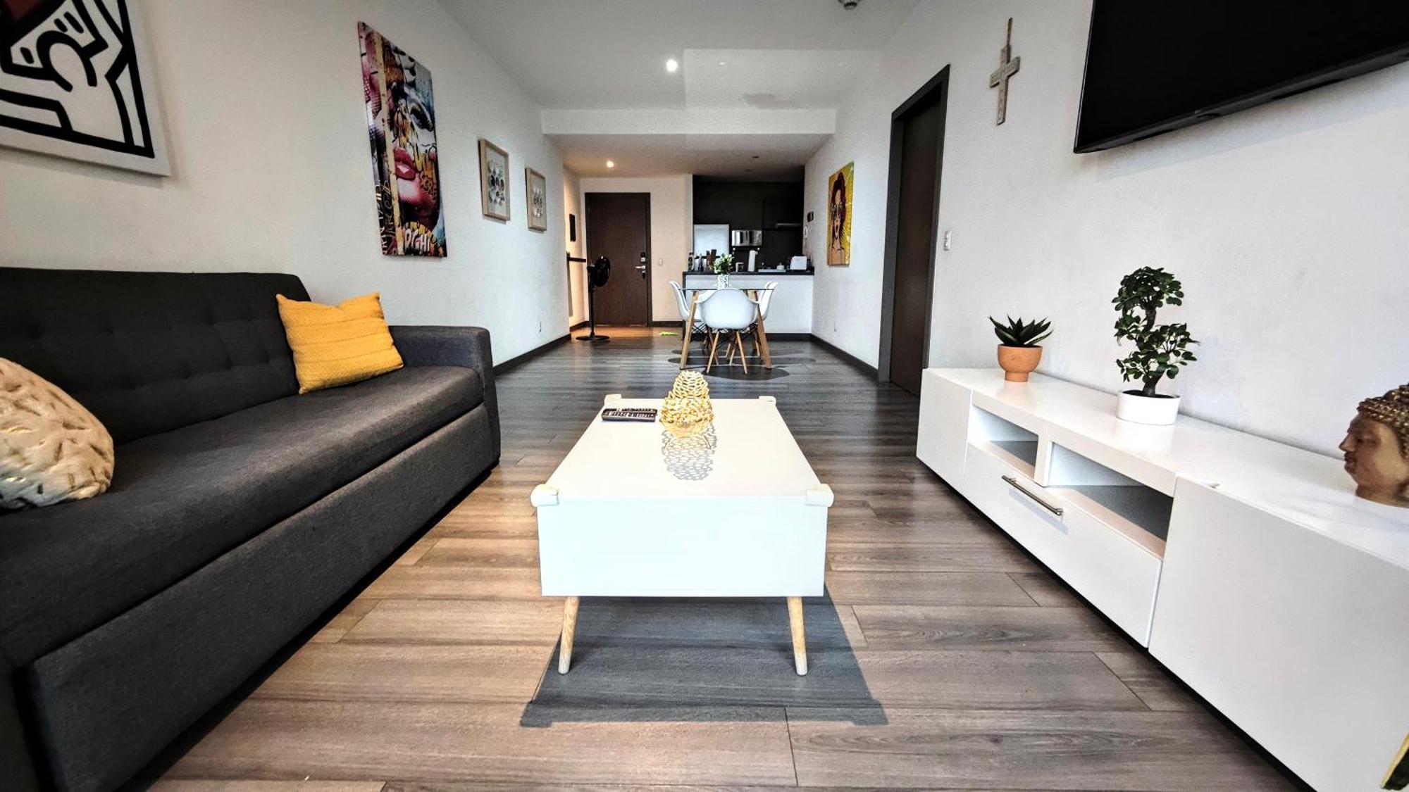 Two Beautiful 1 Bedroom Apts, 2 Floors Hs Wifi! *