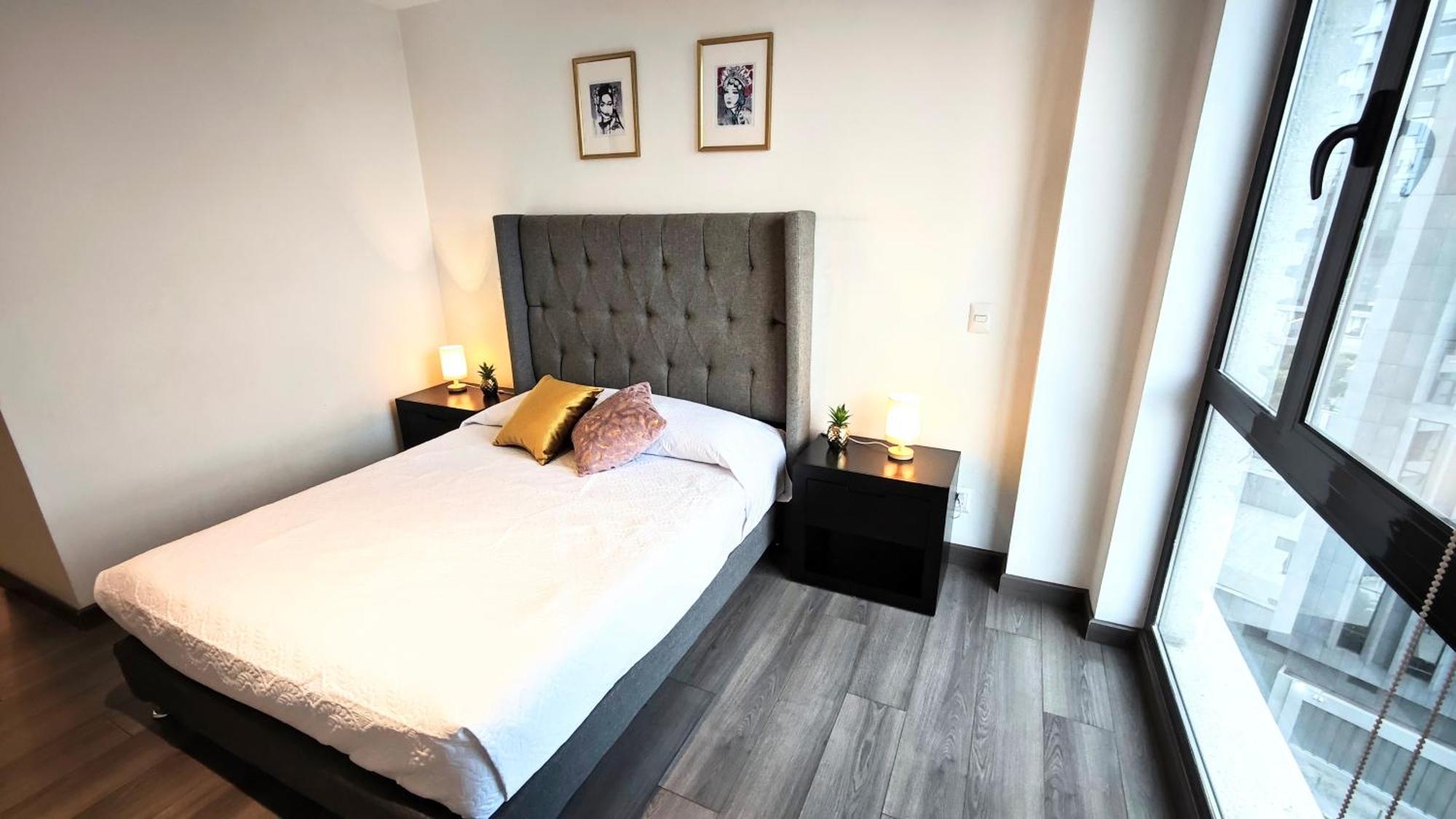 Two Beautiful 1 Bedroom Apts, 2 Floors Hs Wifi!