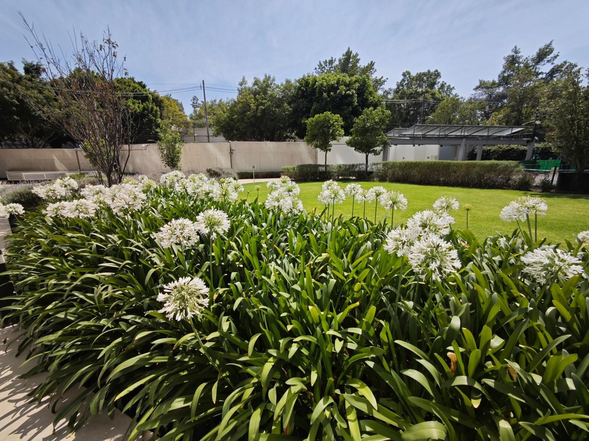 Two Beautiful 1 Bedroom Apts, 2 Floors Hs Wifi! *