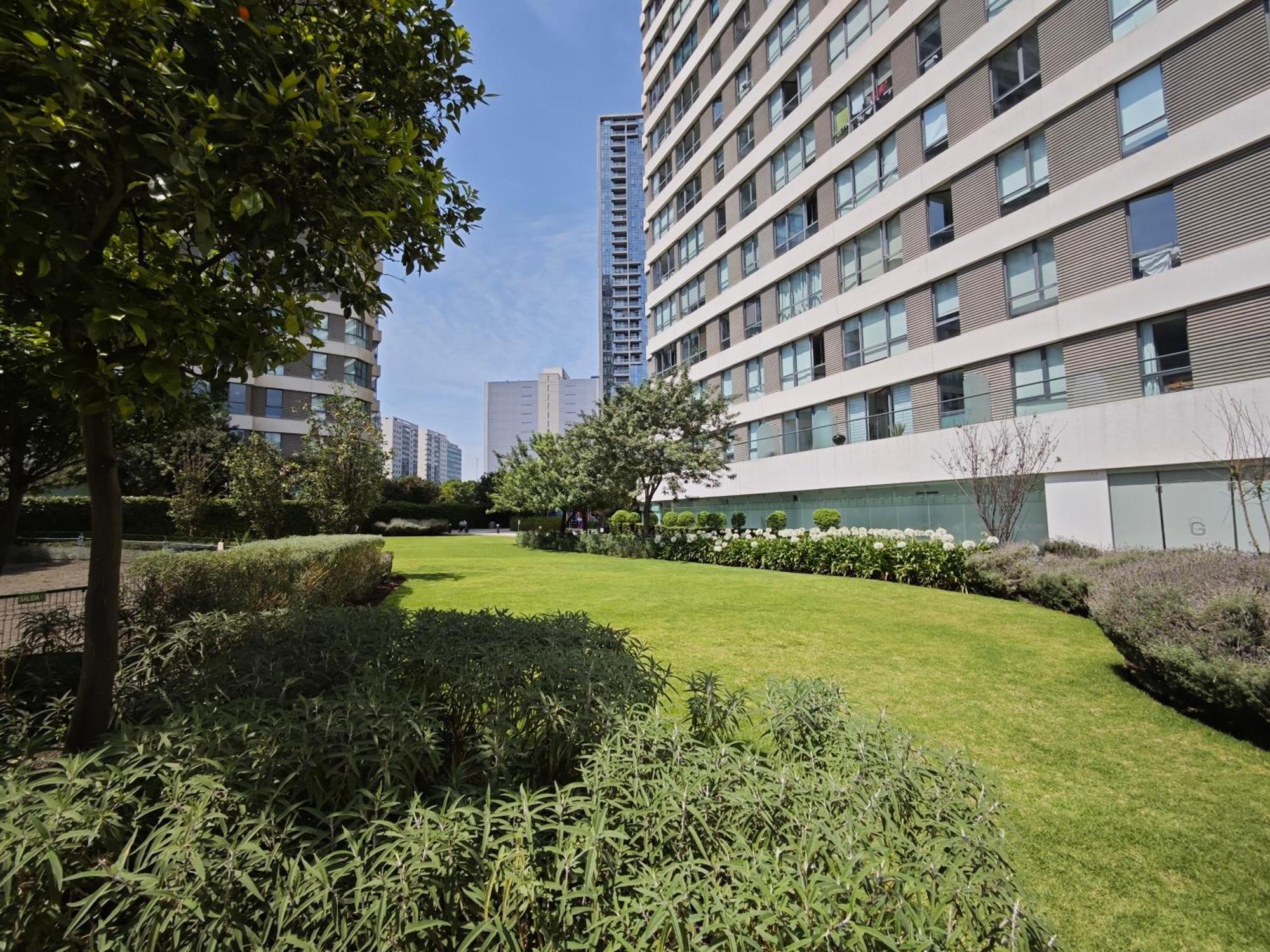 Two Beautiful 1 Bedroom Apts, 2 Floors Hs Wifi!