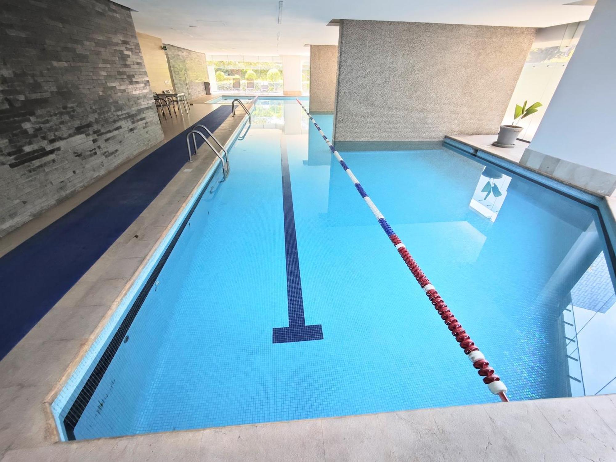 Apartment Two Beautiful 1 Bedroom Apts, 2 Floors Hs Wifi!