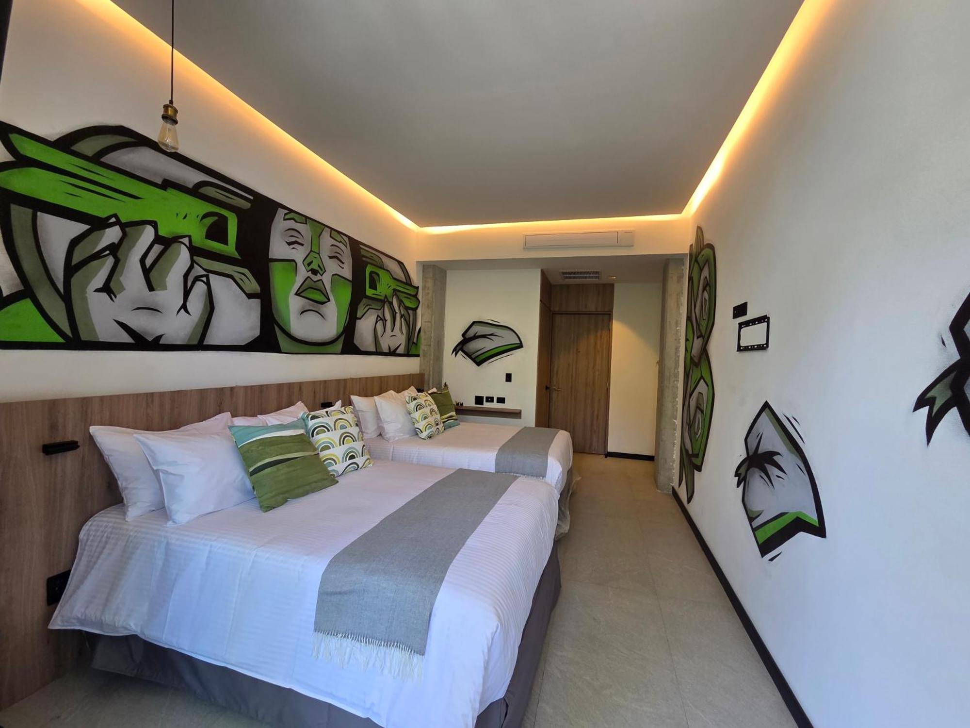 Street Art Roma Hotel