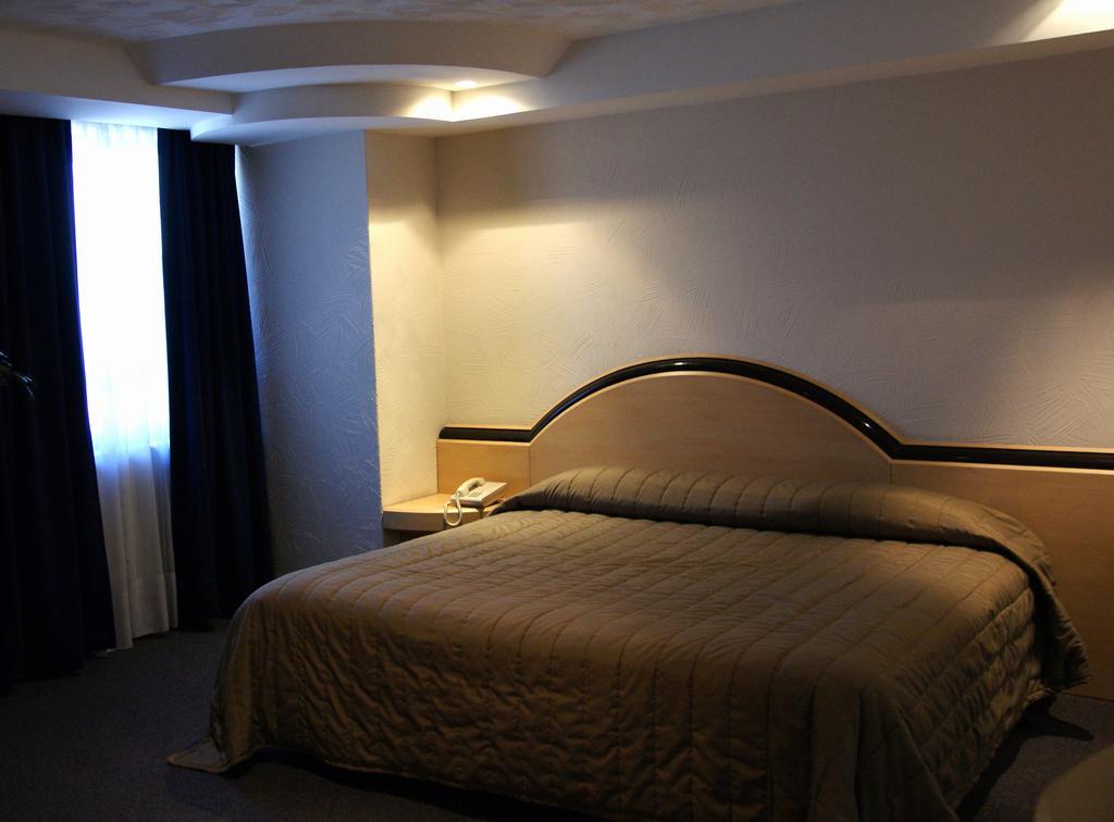 Porto Novo & 3*