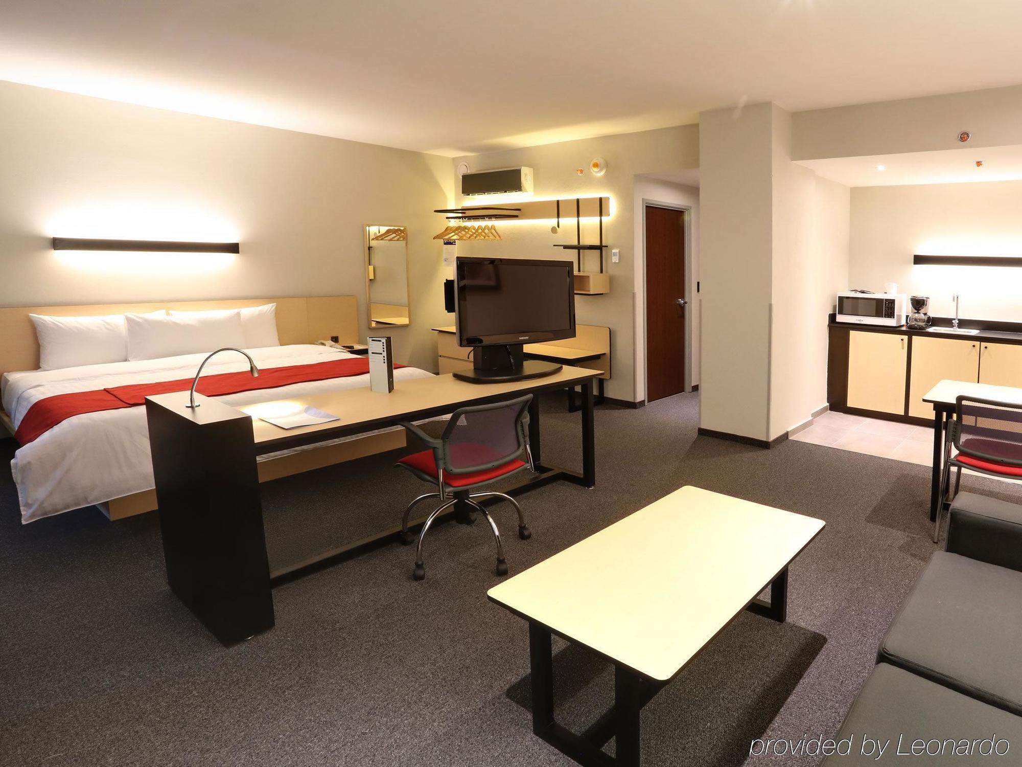 Express By Marriott Ciudad De Santa Fe 4* Mexico City