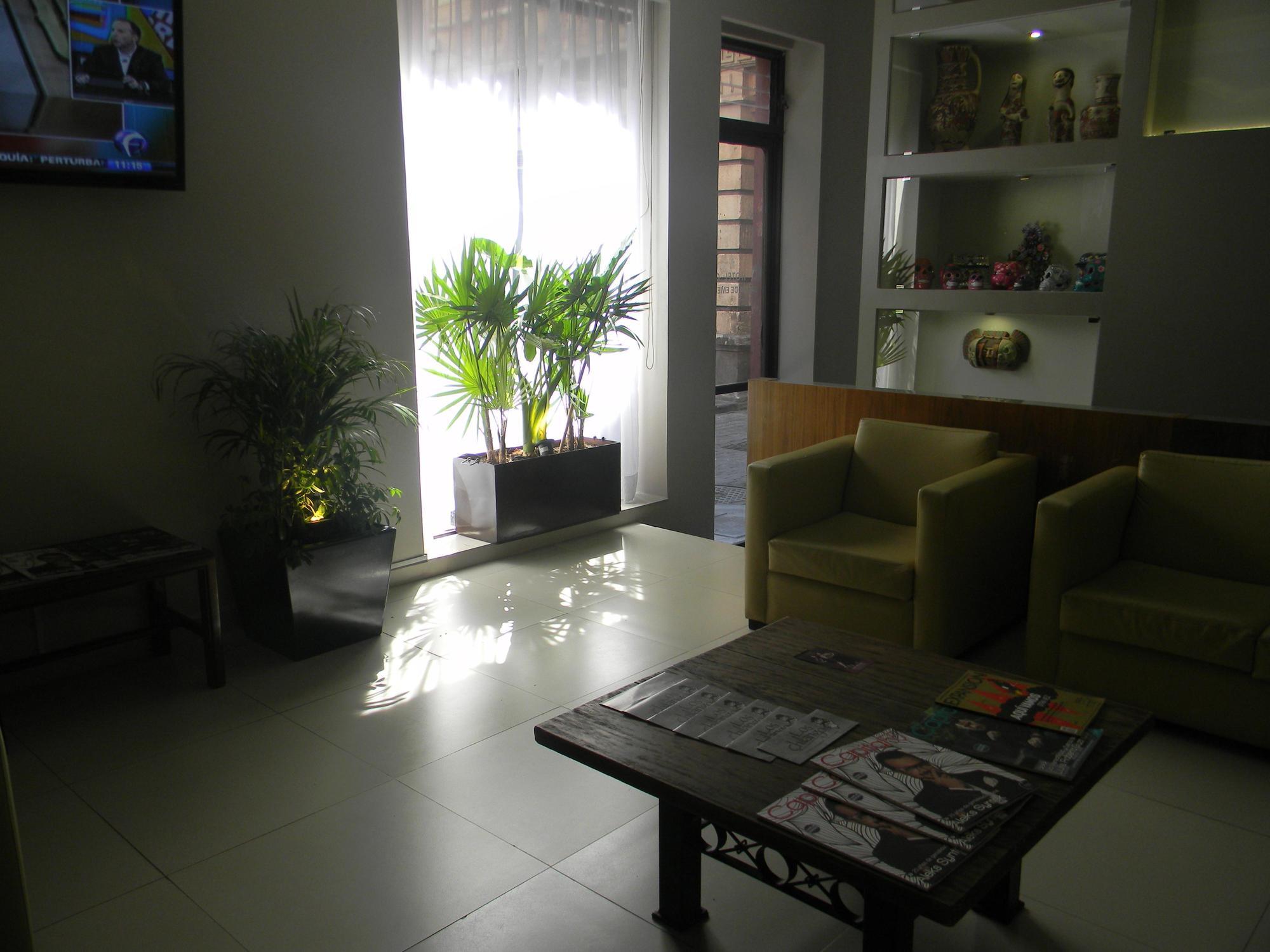 Canada & Rooftop Hotel 4*