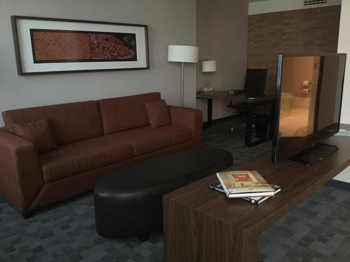 Sheraton Santa Fe, Hotel
