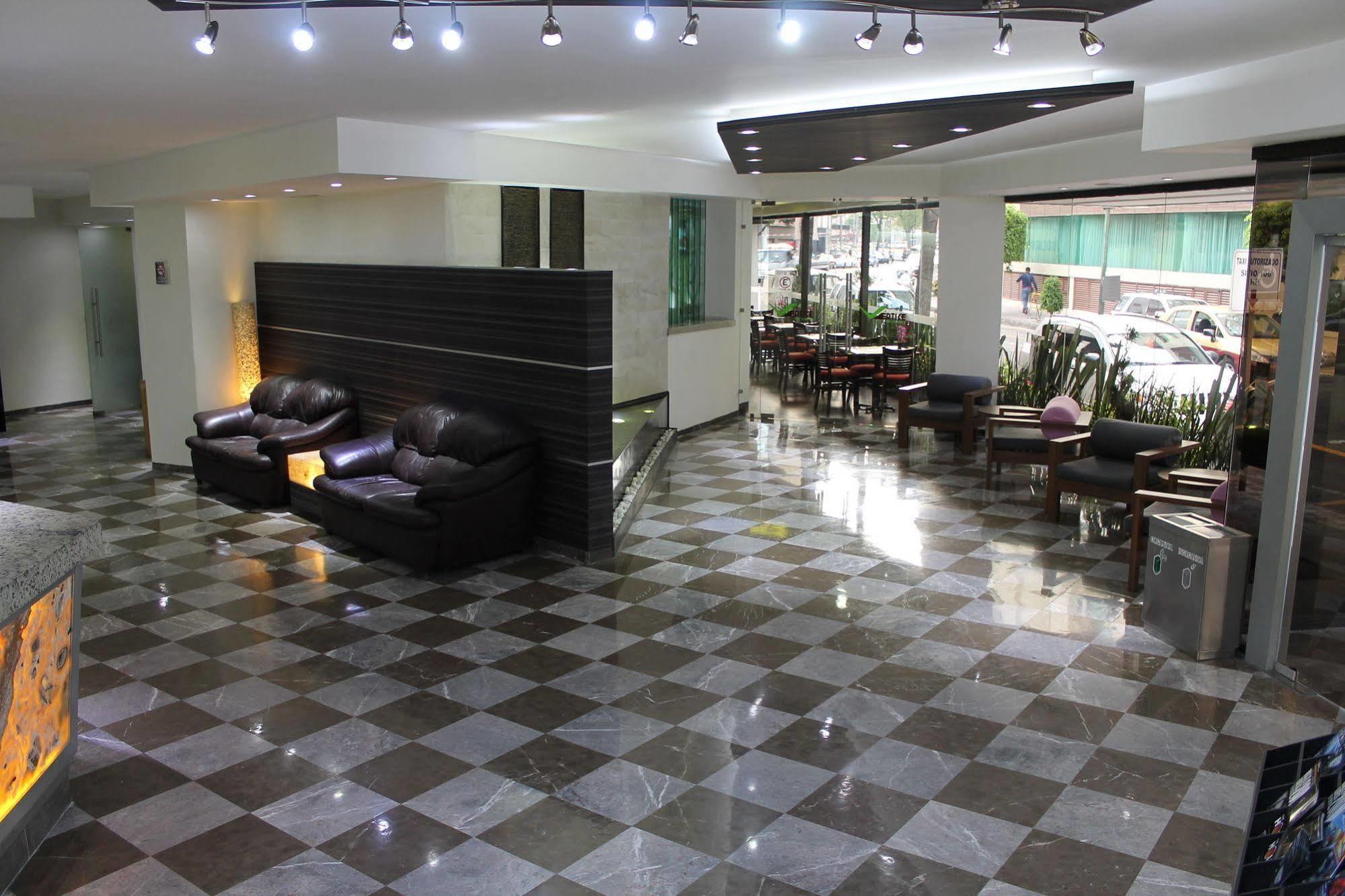Premier Hotel 3*