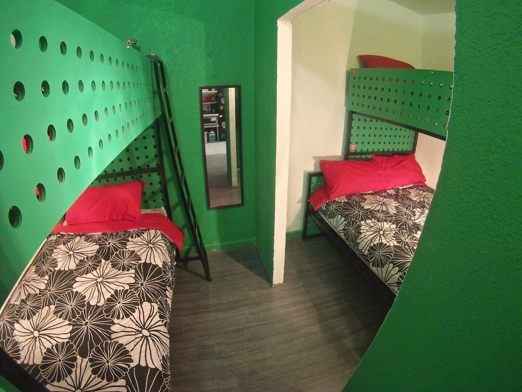 Hostel Roomies Roma Mexico City
