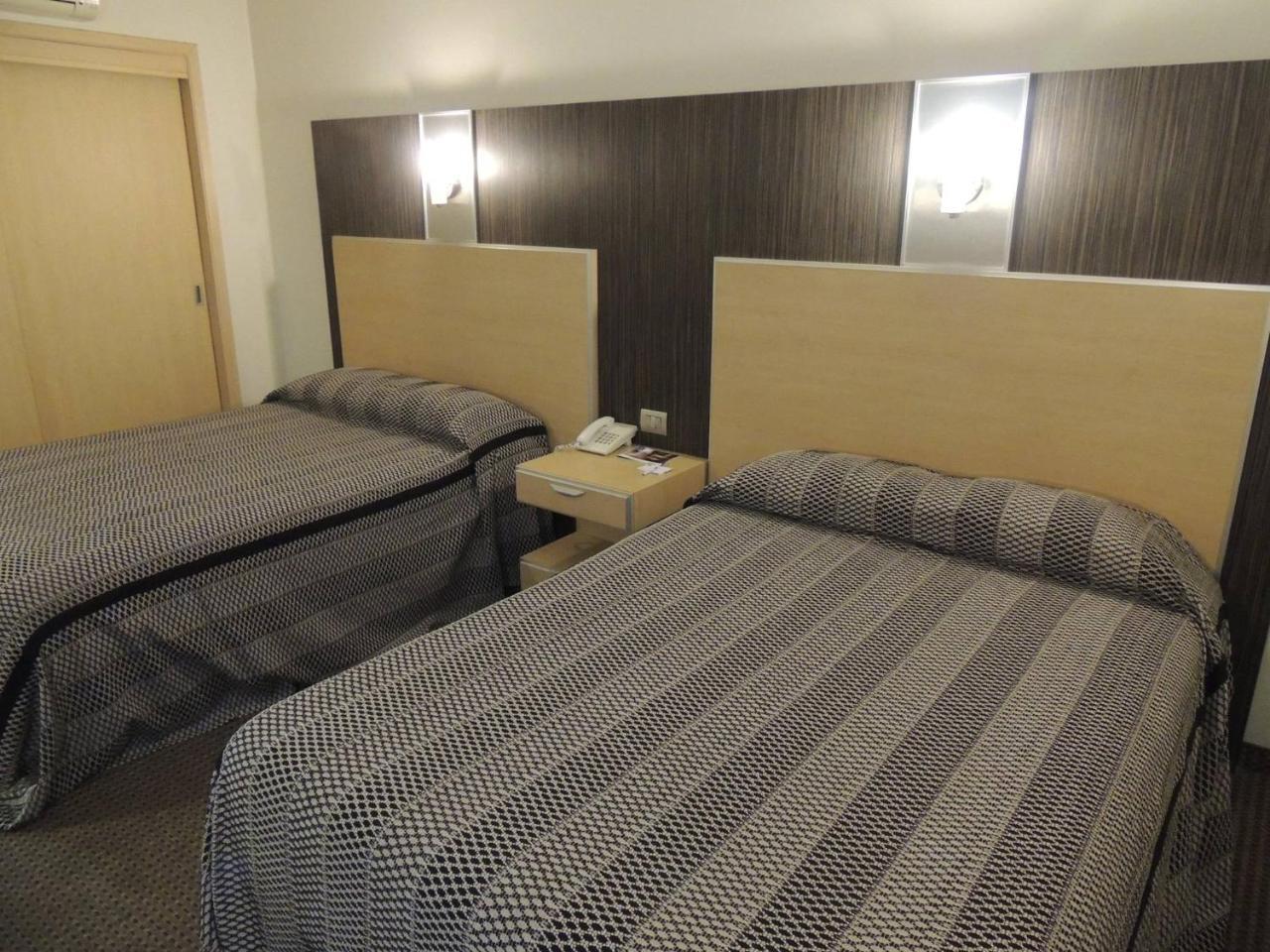 Lisboa Hotel 2*