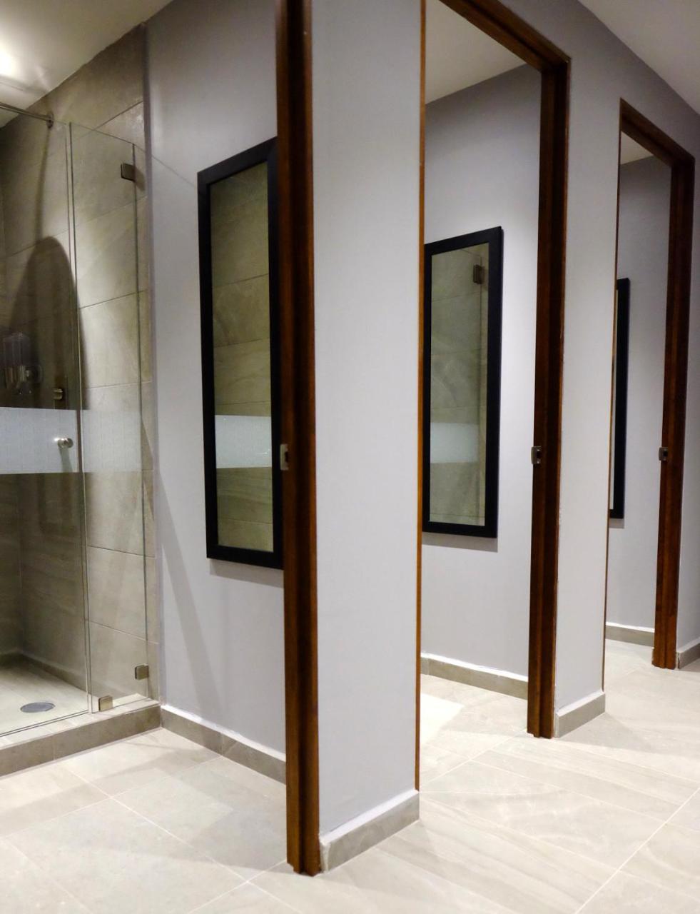 Izzzleep Aeropuerto Terminal 2 Capsule hotel