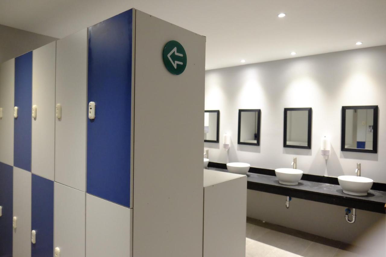 Izzzleep Aeropuerto Terminal 2 Capsule hotel Mexico City