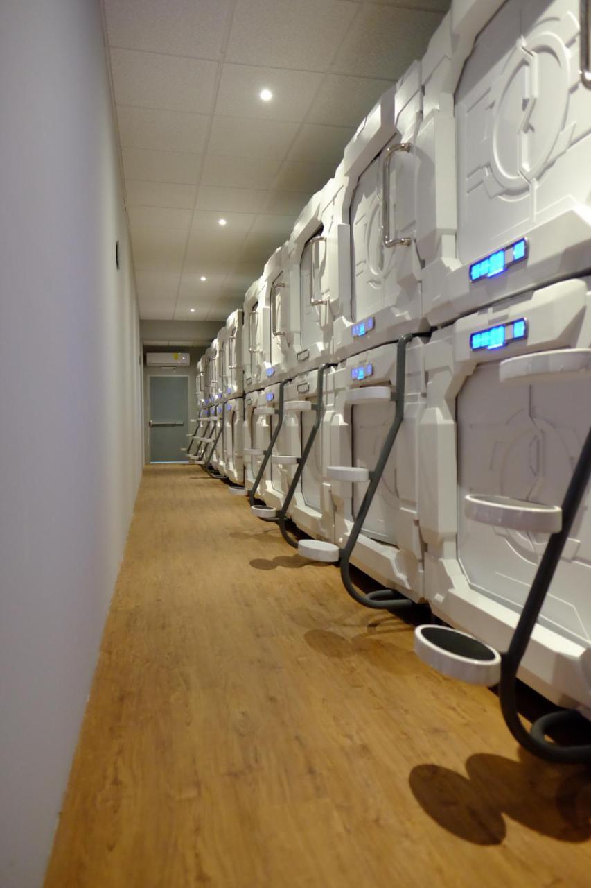 Capsule hotel Izzzleep Aeropuerto Terminal 2 Mexico City
