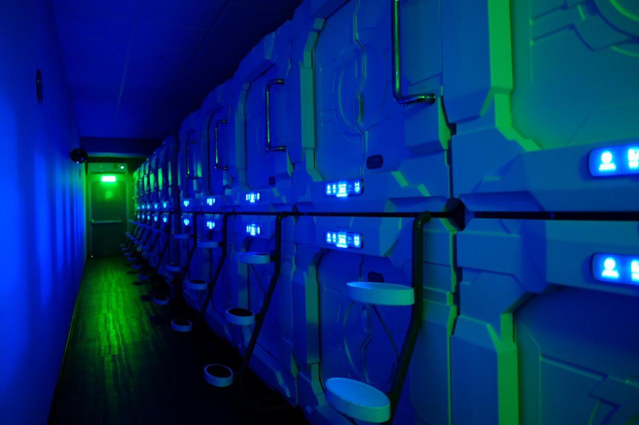 Izzzleep Aeropuerto Terminal 2 Capsule hotel Mexico City
