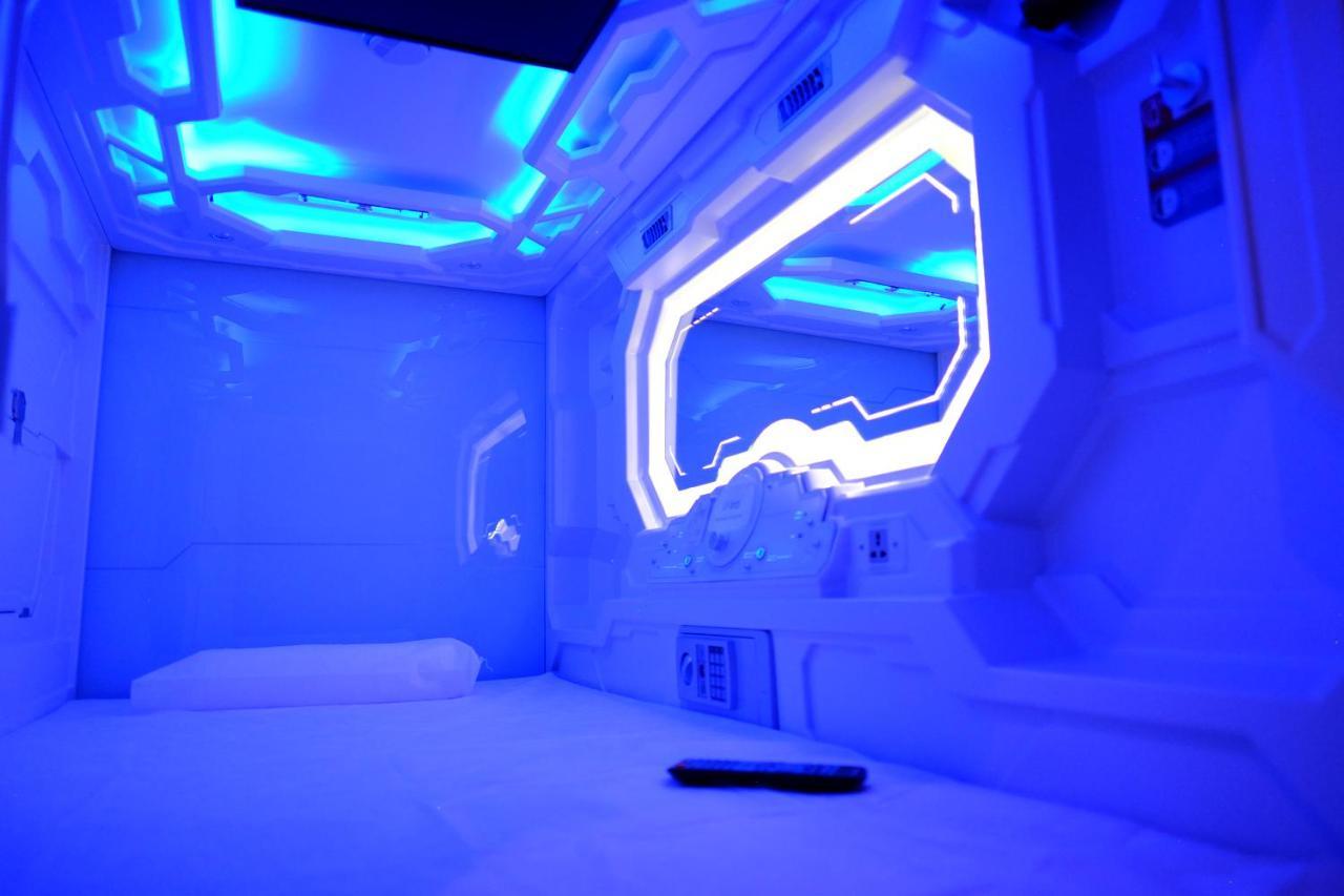Izzzleep Aeropuerto Terminal 2 Capsule hotel