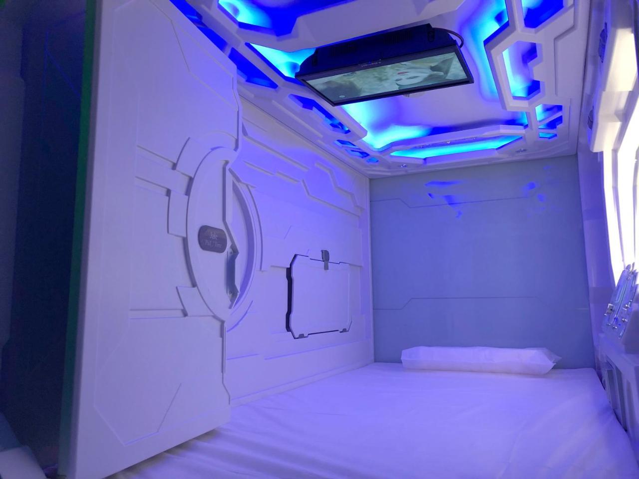 Capsule hotel Izzzleep Aeropuerto Terminal 2