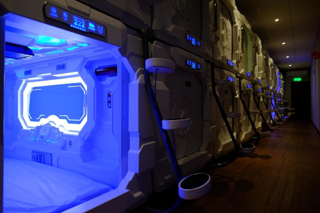 Izzzleep Aeropuerto Terminal 2 Capsule hotel Mexico City