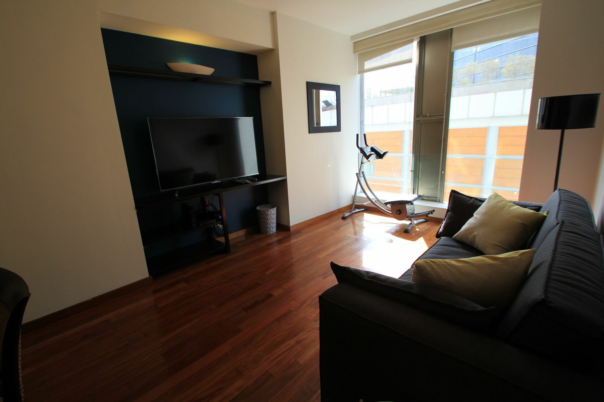 Boutique Downtown 7b
