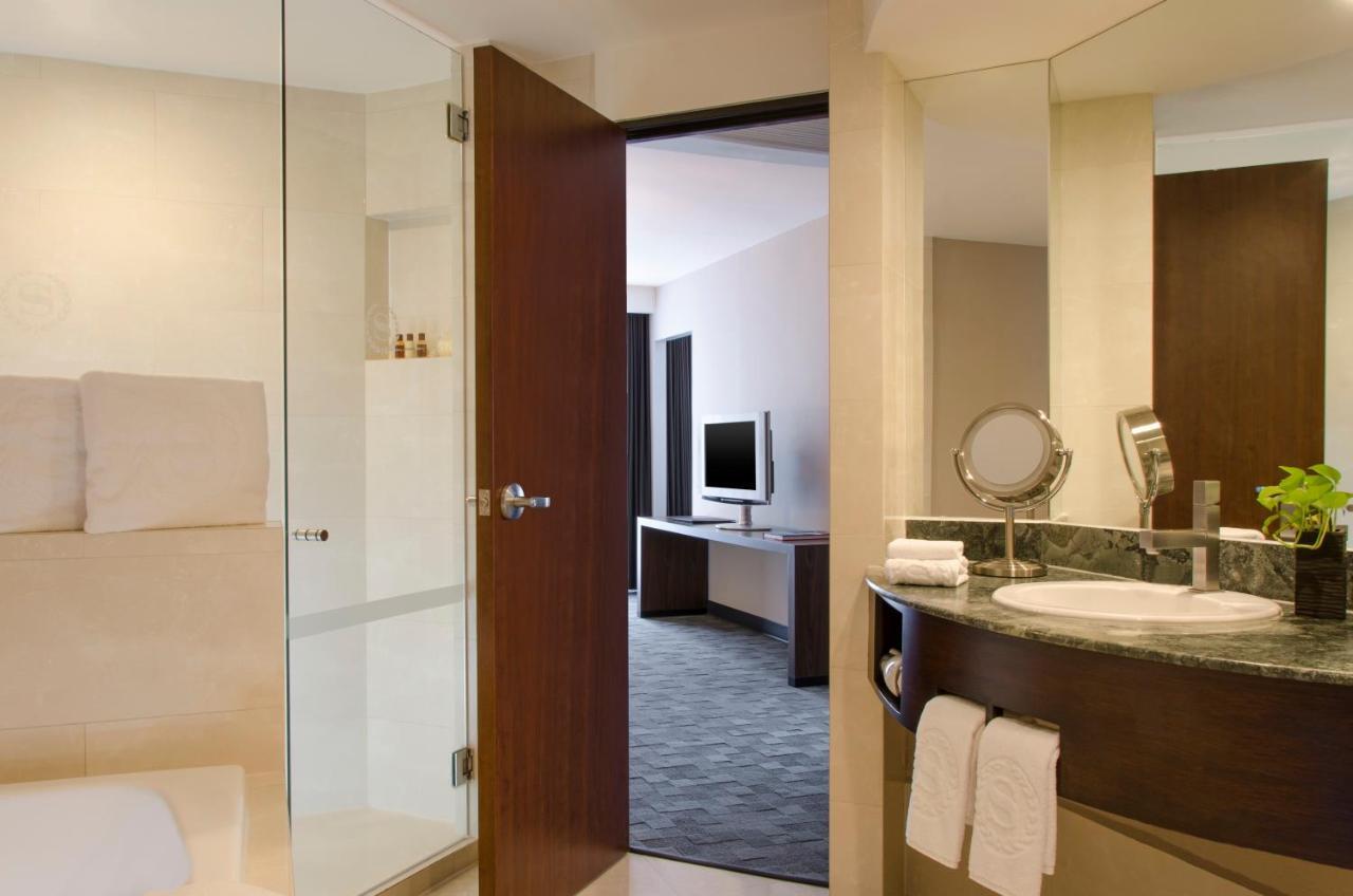 Sheraton Santa Fe, Hotel 5*