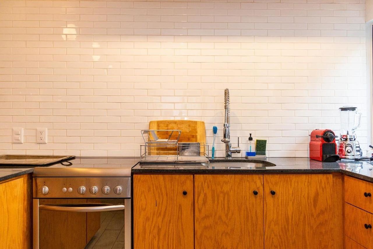 Midcentury Townhouse In La Condesa By El Nido *