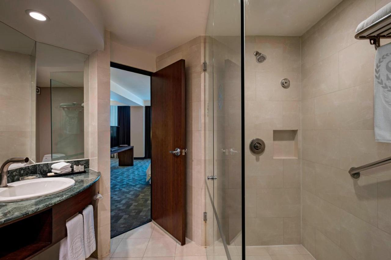 Sheraton Santa Fe, Hotel 5*