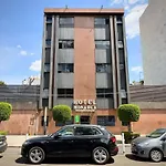 Hotel Monarca