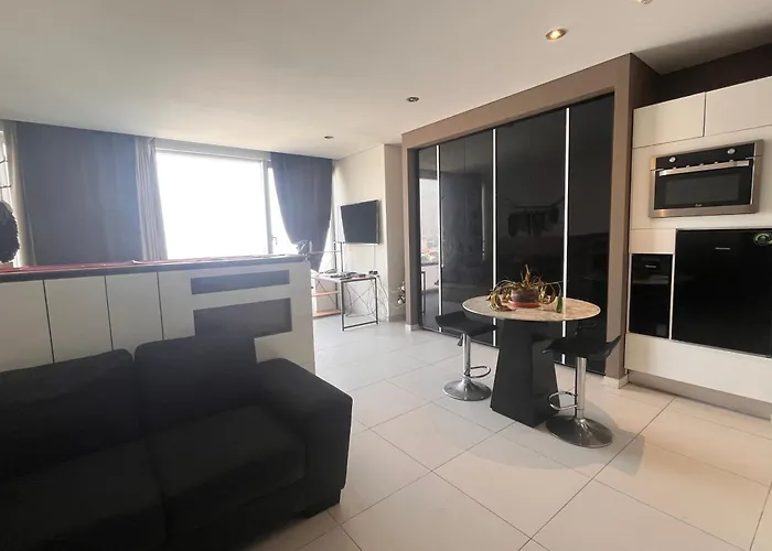 P2406 - 1Br - 1Bth