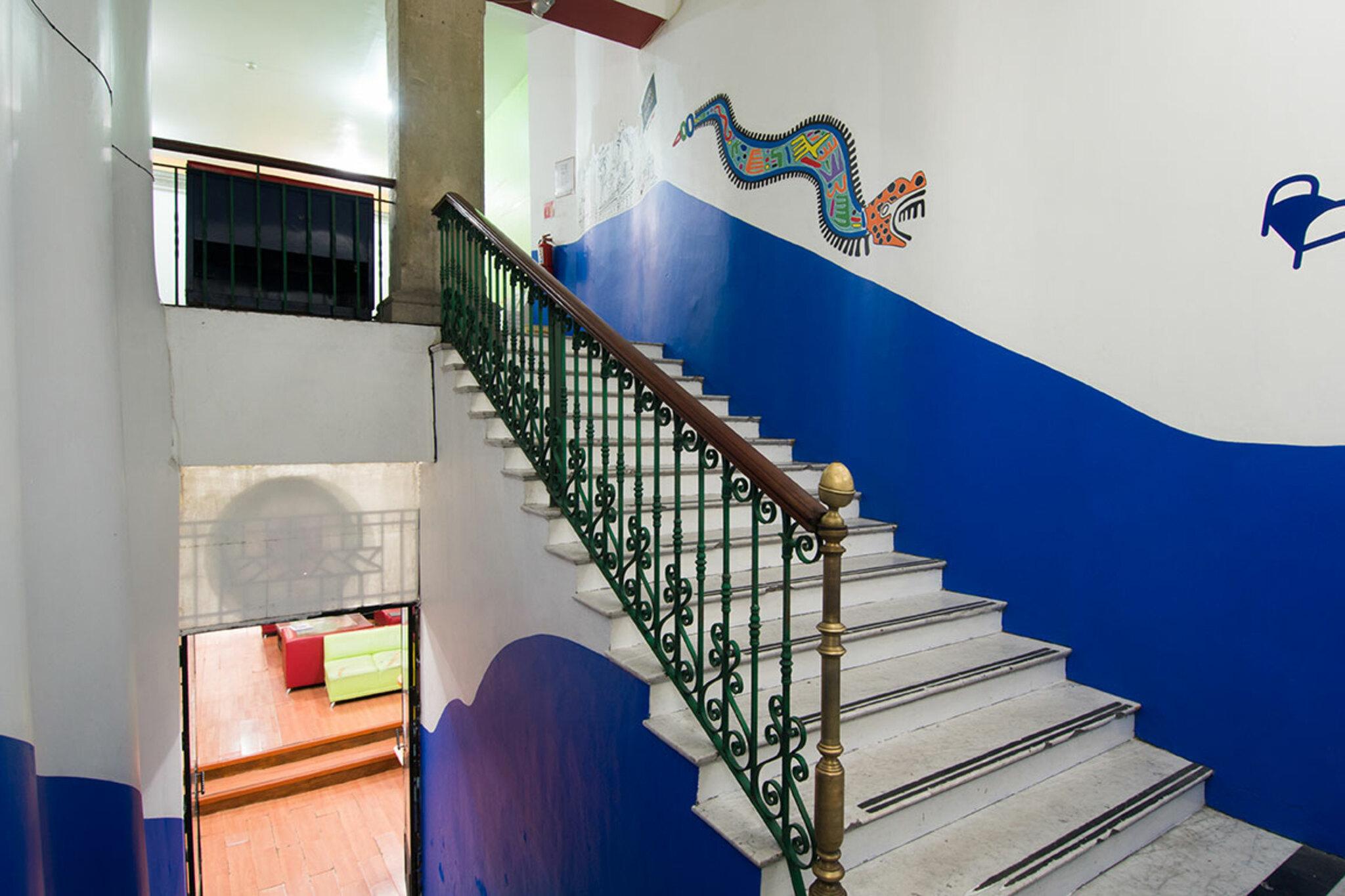 Amigo Hostal *